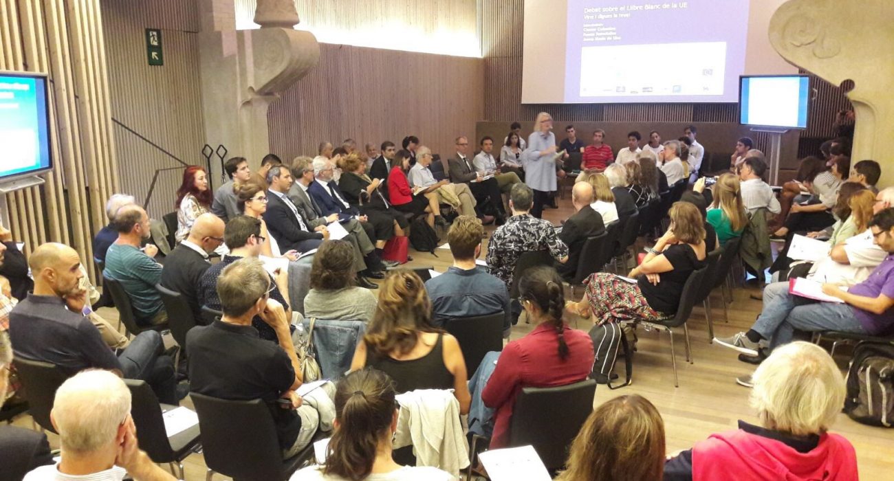 Els assistents del debat van omplir la sala del Recinte Modernista de l’Hospital de Sant Pau